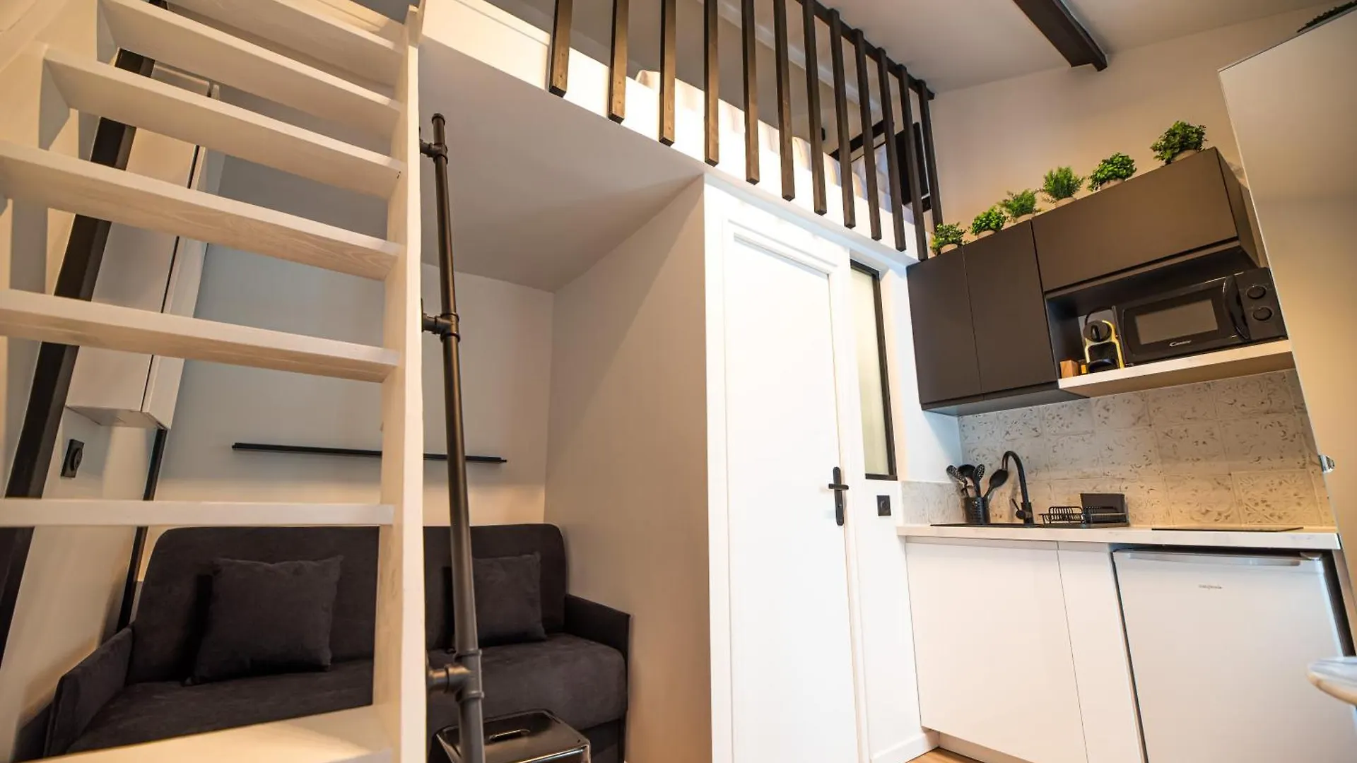 Lovely Nest In Paris 0*,  France